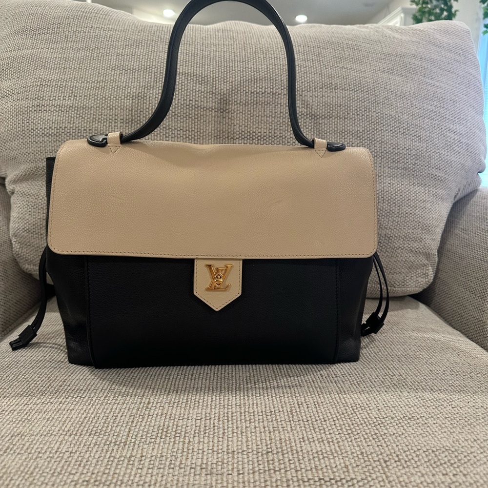 Louis Vuitton Lockme MM Tote